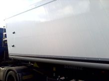 Schmitz Cargobull Dreiachs-Sattelauflieger-Stahl-Light-Chassis