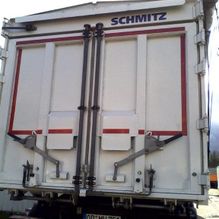Schmitz Cargobull Dreiachs-Sattelauflieger-Stahl-Light-Chassis